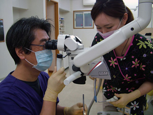 顕微鏡下の治療